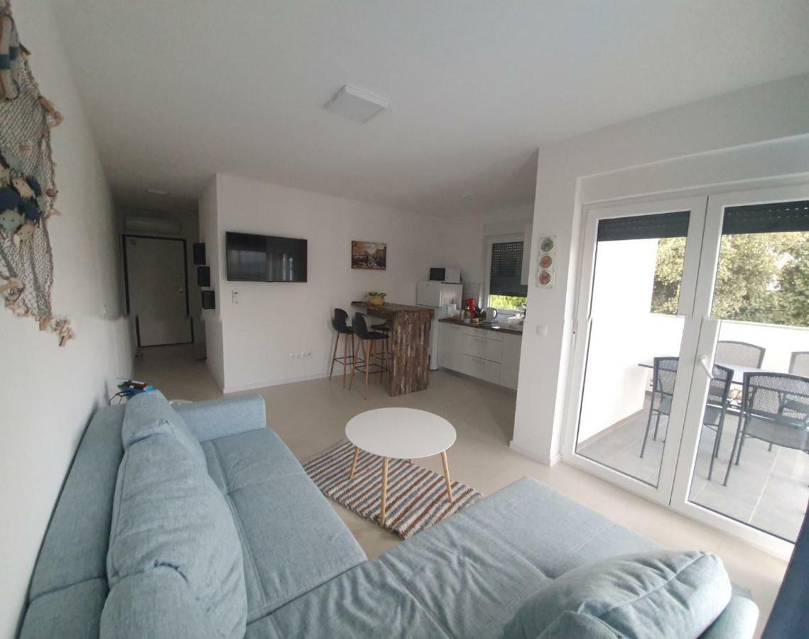 Black&White 2 Apartment Krk Island Ngoại thất bức ảnh