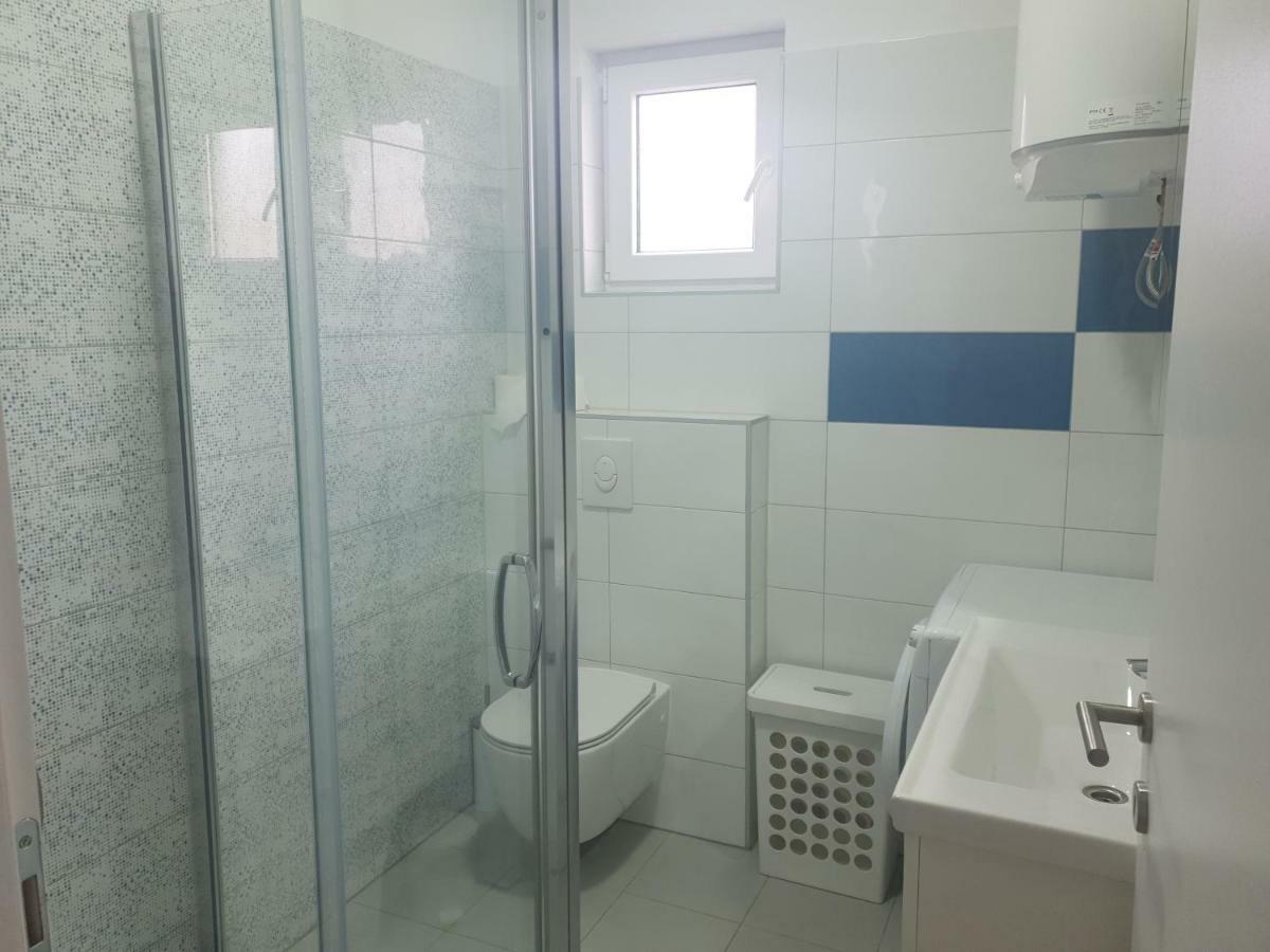 Black&White 2 Apartment Krk Island Ngoại thất bức ảnh