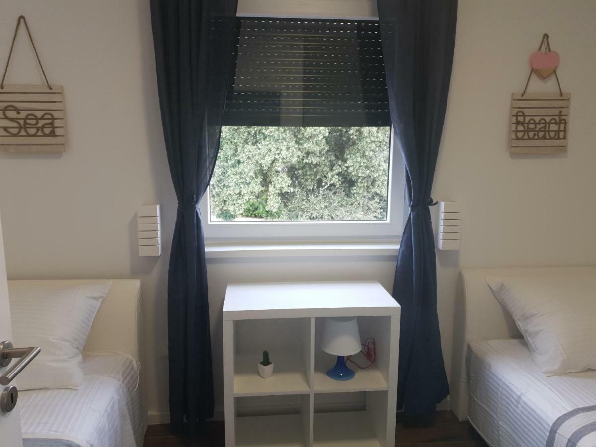 Black&White 2 Apartment Krk Island Ngoại thất bức ảnh