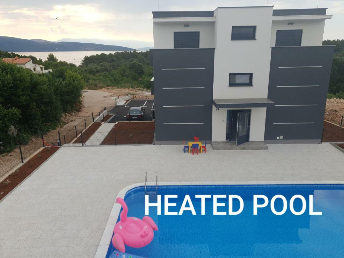 Black&White 2 Apartment Krk Island Ngoại thất bức ảnh